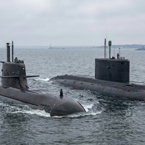 Transfer HMS Södermanland i zakup szwedzkich okrętów